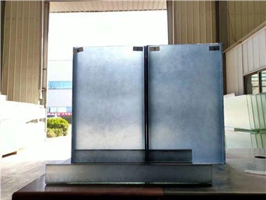 Keramički frit u obliku čaša